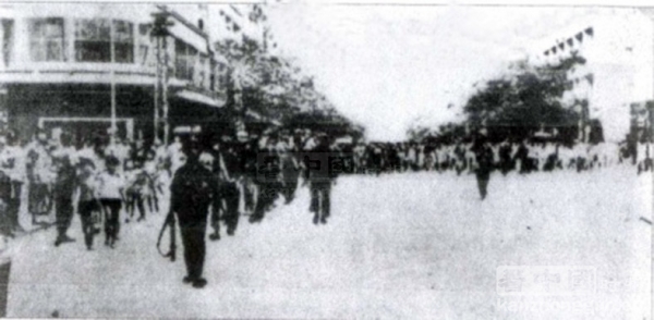 柬共乌衫兵把首都金边民众集中迁移到乡村