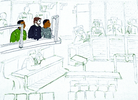 三名暴力抢劫华人的歹徒（左）在博比尼法院受审现场。（插画：林莲怡/看中国）