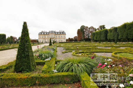 位于巴黎近郊77省的马恩河城堡(Château de Champs-sur-Marne)。快线RER A线：Noisiel (摄影：李牧/看中国)