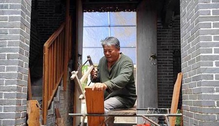 王奕鸿老人亲手建豪宅。(网络图片) 王奕鸿老人亲手建豪宅。(网络图片)