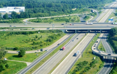 德国法兰克福附近的第三、五号高速路（维基百科）