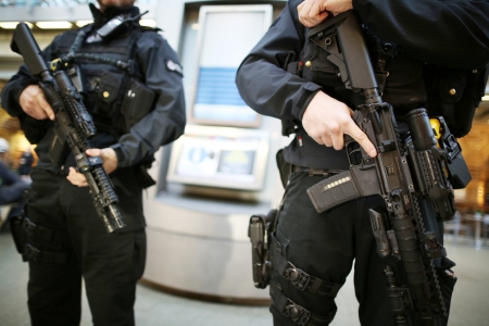 在巴黎的袭击发生后，英国安全部门加强了边境和港口的安保。（Getty Images）