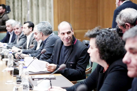 希腊财长瓦鲁法斯基21日在雅典参加内阁会议。（AFP/Getty Images）