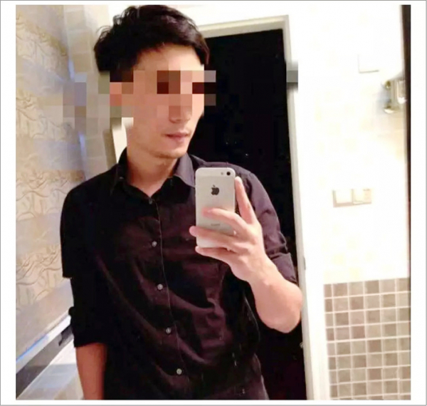 分手后,吴刚仍不时给陈鸿发短信、打电话,经常半夜去骚扰她。 图片说明分手后,吴刚仍不时给陈鸿发短信、打电话,经常半夜去骚扰她。