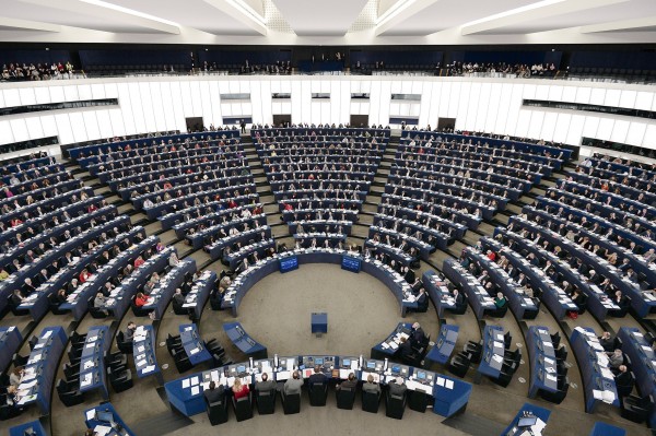 近日欧洲议会议员在全体会议上对马耳他“售卖欧盟护照”进行激烈讨论。 (AFP/Getty Images）