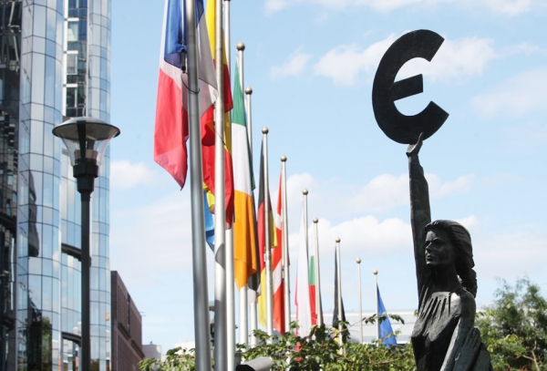 欧元区财长14日同意对希腊高达860亿欧元纾困。（Getty Image)