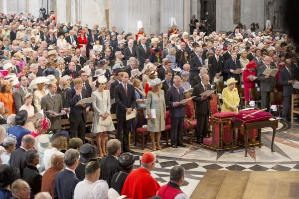在伦敦“圣保罗大教堂”举行的感恩仪式。（Getty Images)