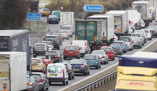 苏格兰一条高速公路上拥堵的车队（Getty Images）