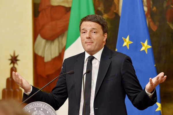 意大利宪法改革公投失败后，总理伦齐在议会上无奈的提出辞呈。(AFP/Getty Images)