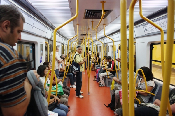 马德里地铁上的乘客（AFP/Getty Images）
