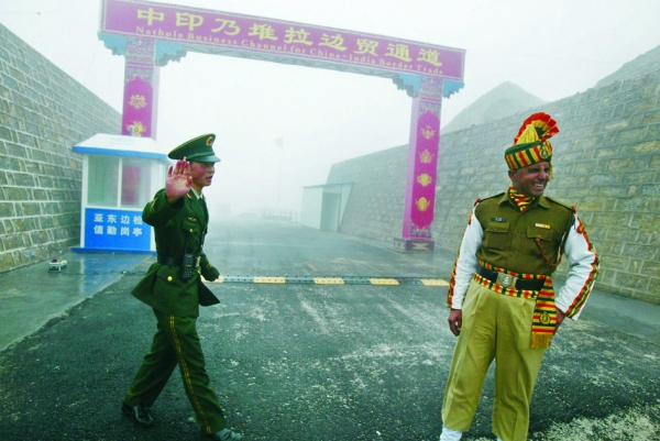 图为中印边境某处关卡。(AFP/Getty Images) 图为中印边境某处关卡。(AFP/Getty Images)