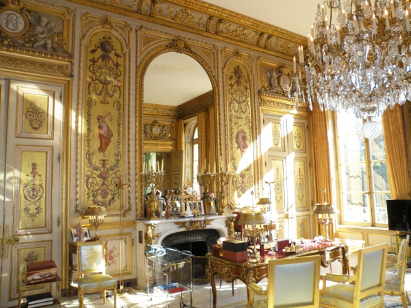 爱丽舍宫内的总统办公室金色大厅（Chatsam/维基百科）
