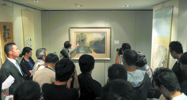 香港苏富比展出的字画(AFP/Getty Images) 香港苏富比展出的字画(AFP/Getty Images)