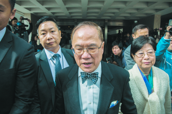 曾荫权去年2月因公职人员行为失当罪成立，被判囚20个月，成为香港史上第一个入狱的前特首。（Getty Images)