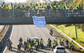 11月17日，图卢兹游行者（“黄背心”）在当地封堵车道，以抗议油价上涨。（AFP/Getty Images）
