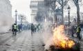 12月8日，在巴黎戴高乐广场凯旋门前，“黄背心”示威活动场景。(AFP/Getty Images)