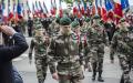 5月18日，法国于贝尔突击队队员在悼念牺牲战友的仪式前。(AFP/Getty Images)