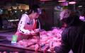 非洲猪瘟攻陷中国大陆后猪肉价格长期高涨引发民怨。（图片来源：WANG ZHAO/AFP via Getty Images）