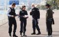 警察在尼斯的盎格鲁街盘查行人的通行证。（AFP/Getty Images）