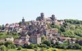 韦兹莱小镇远景（Office de tourisme de Vézelay/Wikipedia/CC BY-SA 4.0）