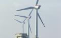 北海Alpha Ventus离岸风力发电场的风力发动机及变电所（SteKrueBe/Wikipedia/CC BY-SA 3.0)