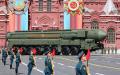 2023年5月9日，在莫斯科市中心举行的胜利日阅兵式上，俄罗斯亚尔斯洲际弹道导弹发射器驶过红场。（GAVRIIL GRIGOROV/SPUTNIK/AFP via Getty Images）