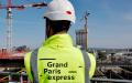 2023年5月30日，一名工人俯视巴黎北部圣丹尼斯•普莱耶（Saint-Denis Pleyel）大巴黎快车站的施工现场。（GEOFFROY VAN DER HASSELT/AFP via Getty Images）