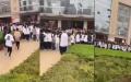 河南永城第一高级中学因校方减少休假​​​引发学生“九二起义”。（图片来源：视频截图）