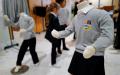 2024年2月15日，法国南部贝济耶市（Beziers）会议宫展示了将于2月26日起在贝济耶市部分小学使用的新校服。（SYLVAIN THOMAS/AFP via Getty Images）