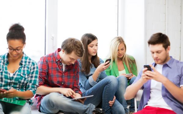德国年轻人越来越多地看到互联网的黑暗面。（123RF）