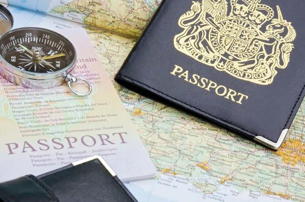 英国护照（123RF）