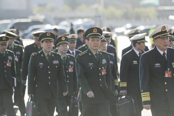 穿制服的军方代表们（Getty Images）