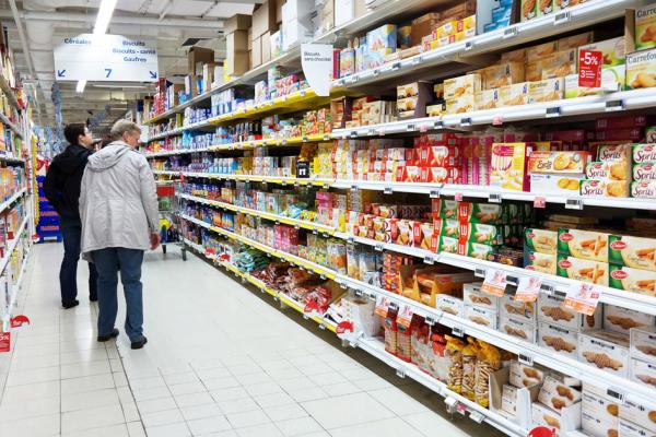 法国一家大型超市（123RF）