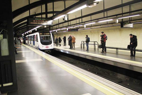 马德里地铁2号线终点站（Badudoy／维基百科）