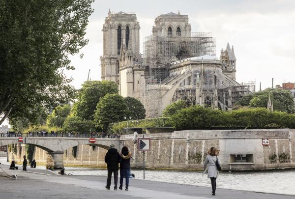 火灾后的巴黎圣母院外景，摄于今年4月29日。(AFP/Getty Images)