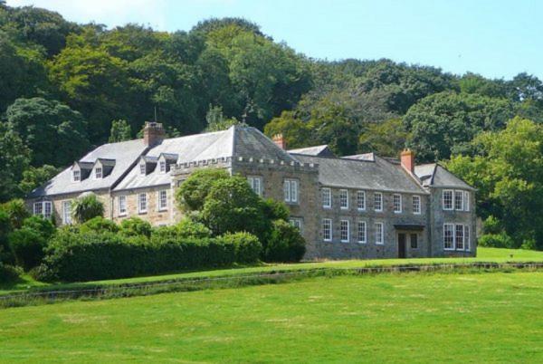 英格兰康沃尔郡价值5千万英镑的彭罗斯庄园。（Facebook）