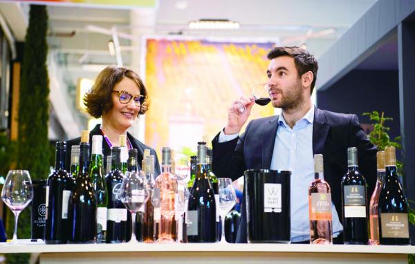 众多品牌的葡萄酒2019年2月11日在巴黎凡尔赛门举办的“葡萄酒巴黎”展览中展出。（Getty Images/AFP）