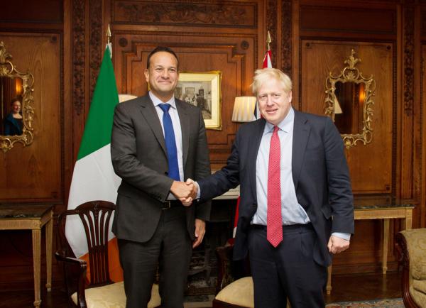 英相约翰逊火速会晤爱尔兰政府总理瓦拉德卡。10月10日双方进行了一次详细的、建设性的讨论。（Getty Images)
