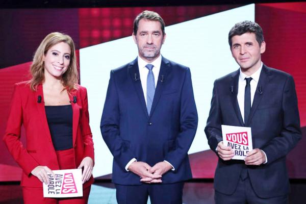 10月17日晚，法国内政部长卡斯塔纳（Christophe Castaner）作为嘉宾参加了法国电视二台的新节目《有话请说》（Vous avez la parole）。（AFP/Getty Images）