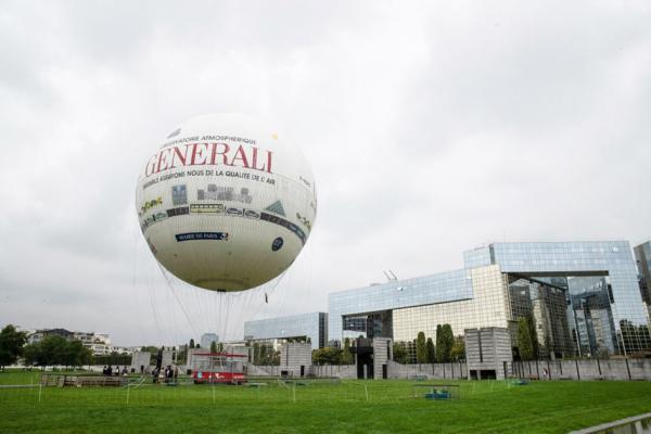 负责监测法兰西岛地区空气质量的组织Airparif的气象气球（AFP/Getty Images）