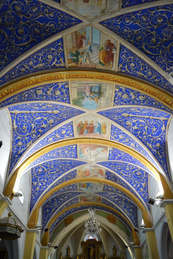 镇上的圣母升天教堂穹顶壁画（Unuaiga/维基百科：CC BY-SA 4.0）