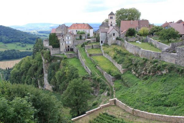 沙托沙隆镇和镇上古代修道院遗址（Christophe.Finot/维基百科CC BY-SA 3.0）