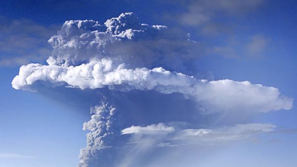 图为2011年5月21日，冰岛的格理姆火山上的一片烟尘。（AFP/Getty Images）