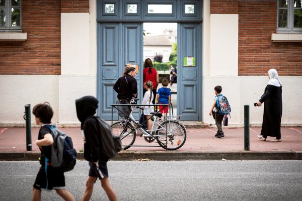 法国小学生在6月22日开始返校上课。（AFP/Getty Images）