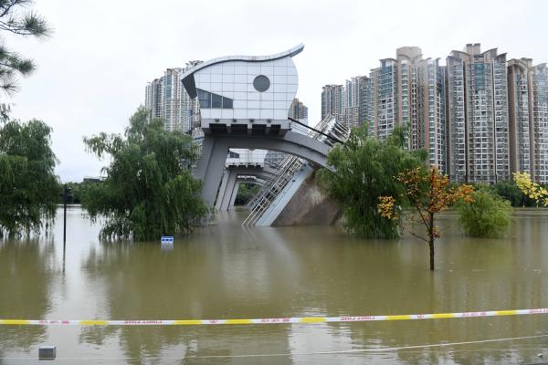 7月19日，南京遭受水灾的情形（AFP via Getty Images)）
