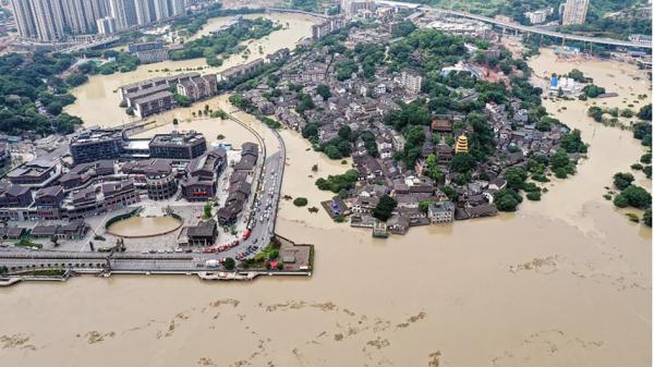 2020年8月19日的航拍照片，显示了重庆的水灾地区。（STR/AFP via Getty Images）