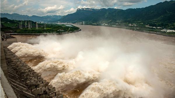 三峡大坝（STR/AFP/Getty Images）