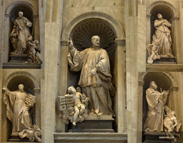 圣彼得大教堂内基督教圣徒的雕像（神韵艺术团官网）