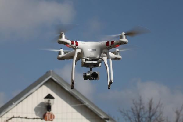 纽约小哥用无人机给自己找了个对象。（示意图/ 图片来源：Pixabay）