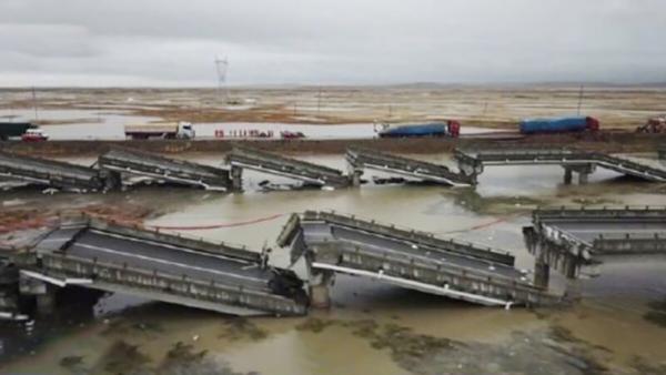 青海省政府通报，地震导致至少两座大桥塌陷。(视频截图)